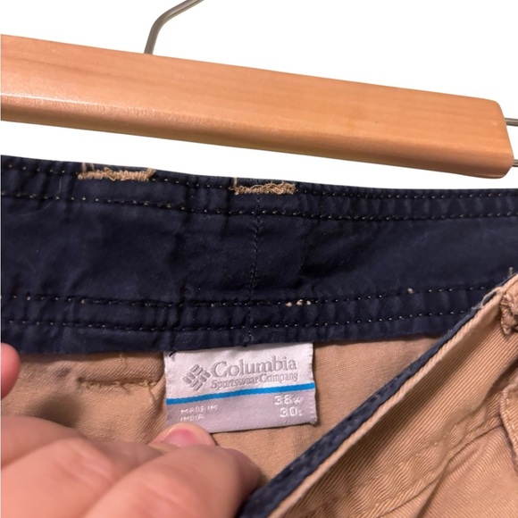 Columbia Men’s Regular Fit Chino Khaki Cargo Pants- Size 38x30 - Picture 3 of 8